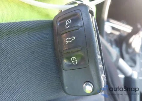 2015 Volkswagen Passat 1.8T Limited Edition from USA, damaged, VIN 1VWAT7A3XFC084197